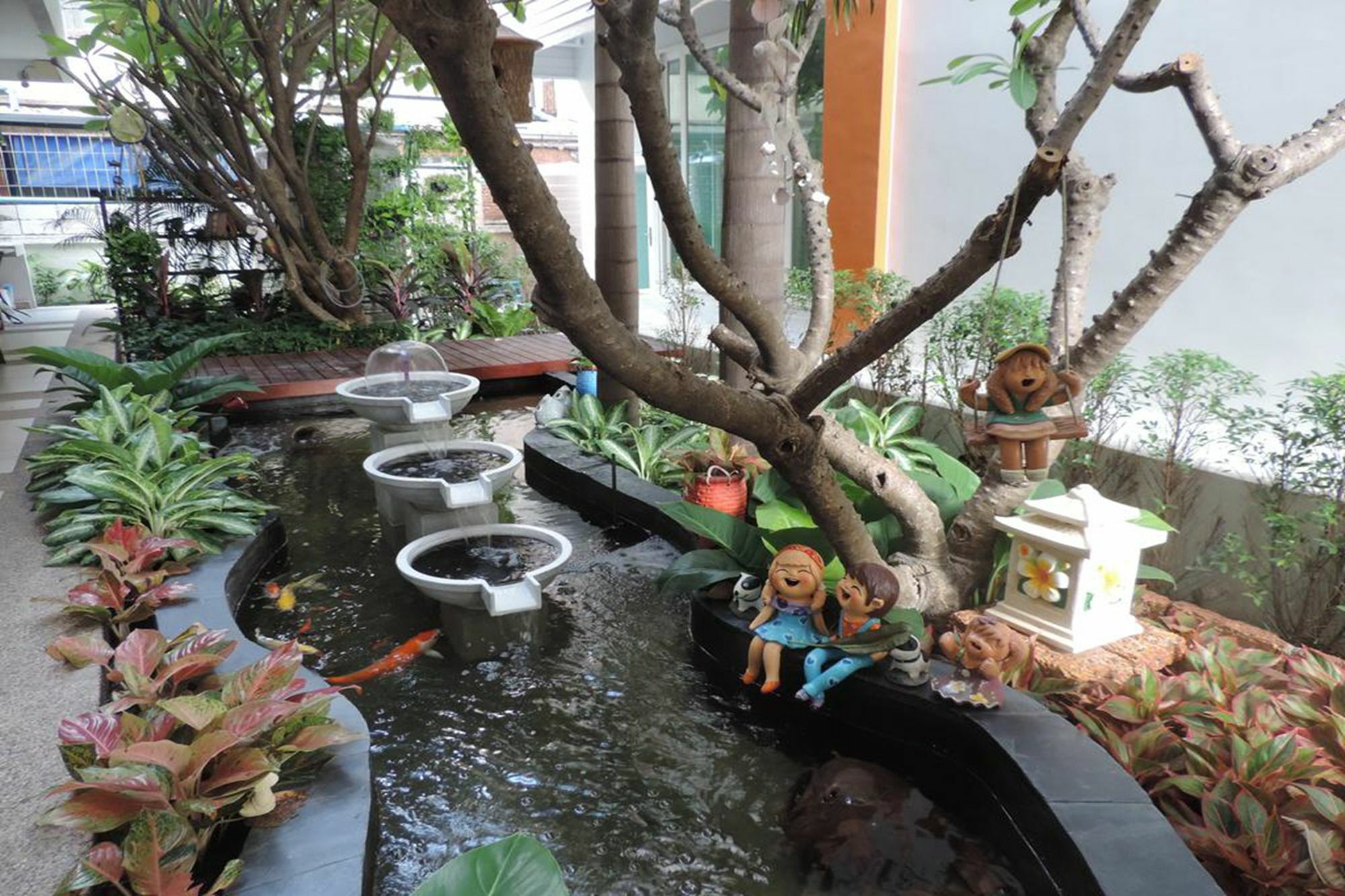 The Garden Living Hotel Bangkok Bagian luar foto