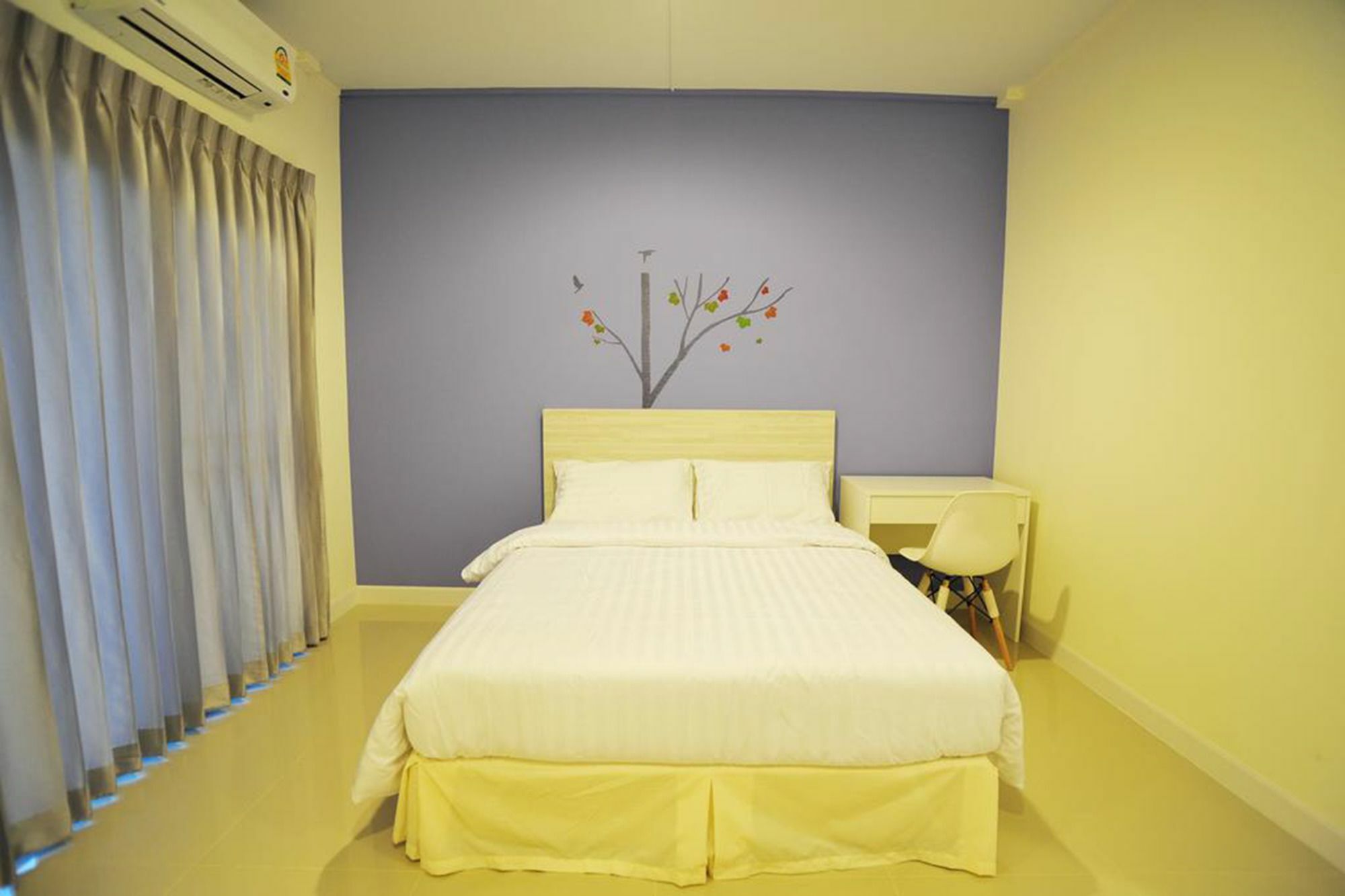 The Garden Living Hotel Bangkok Bagian luar foto